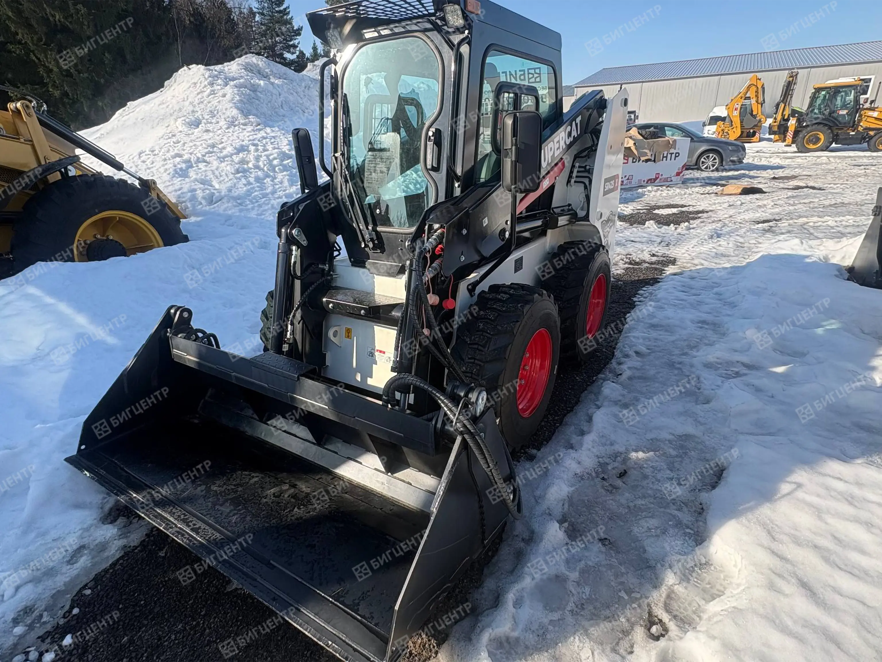 Колесный мини-погрузчик SUPERCAT SR425X (****3156 от 04.25)