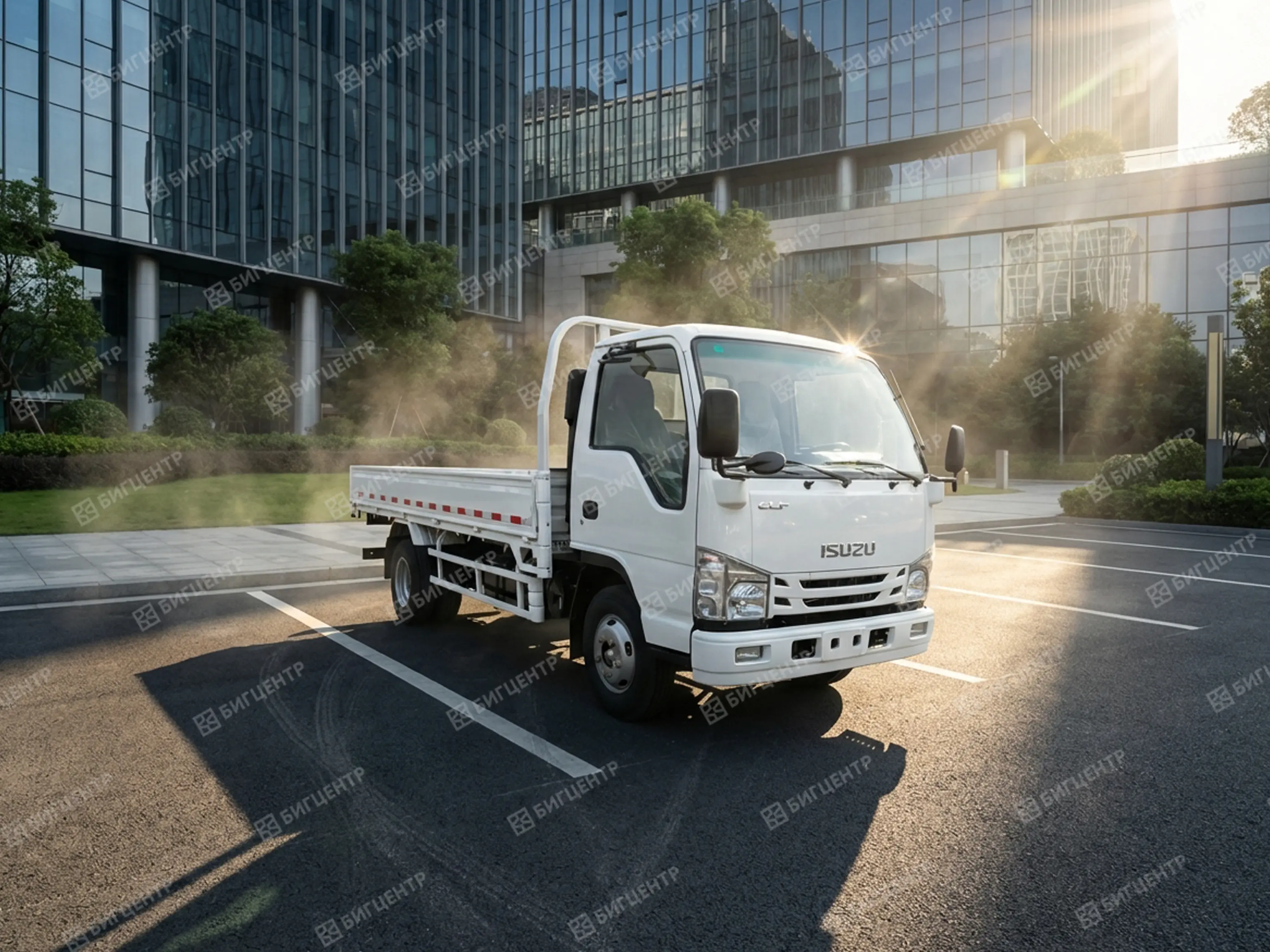 Бортовой грузовик ISUZU ELF 100Р 2т