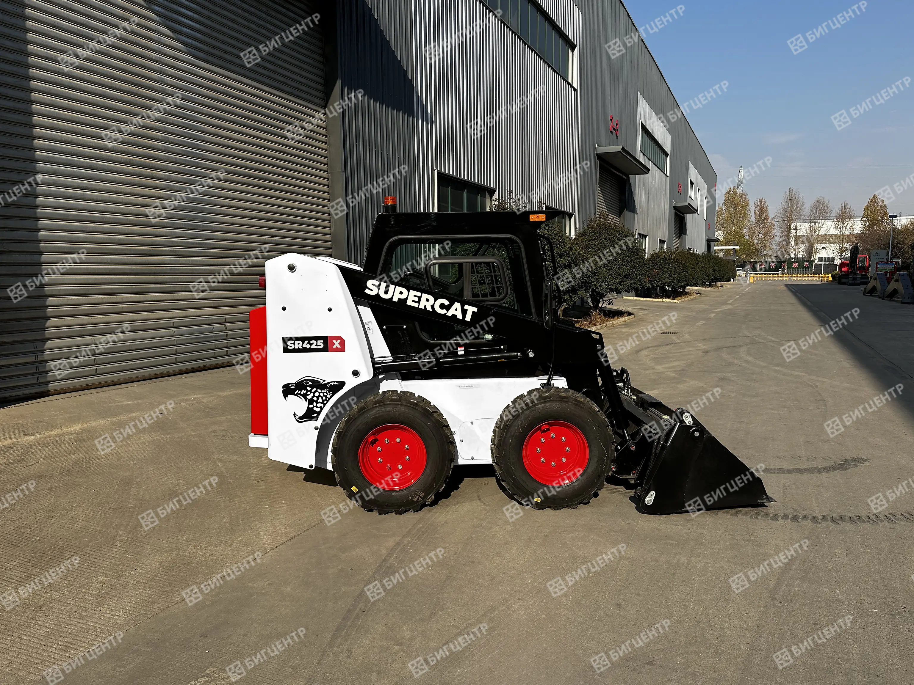 Колесный мини-погрузчик SUPERCAT SR425X