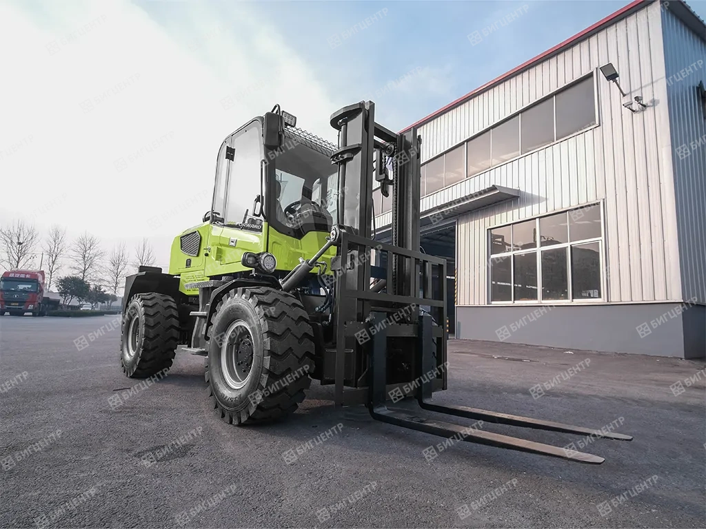 Вилочный погрузчик повышенной проходимости FORWARD