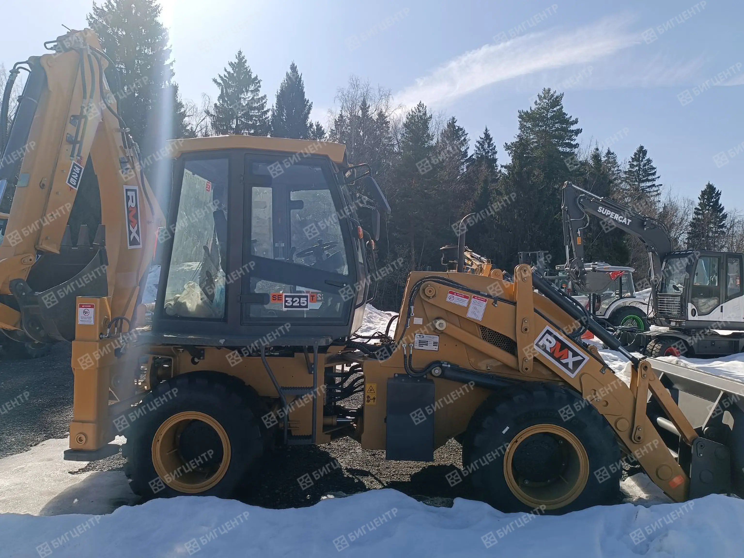 Экскаватор-погрузчик RMX (RUNMAX) SE325T (БЦ) (****3647 от 12.23)