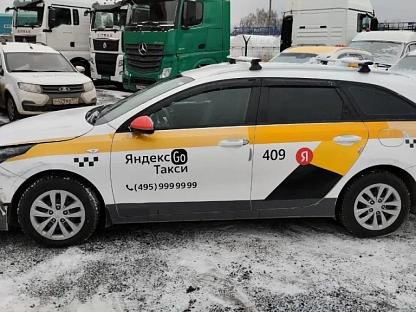 Легковой авто KIA Ceed SW 6636 - (АЛ)