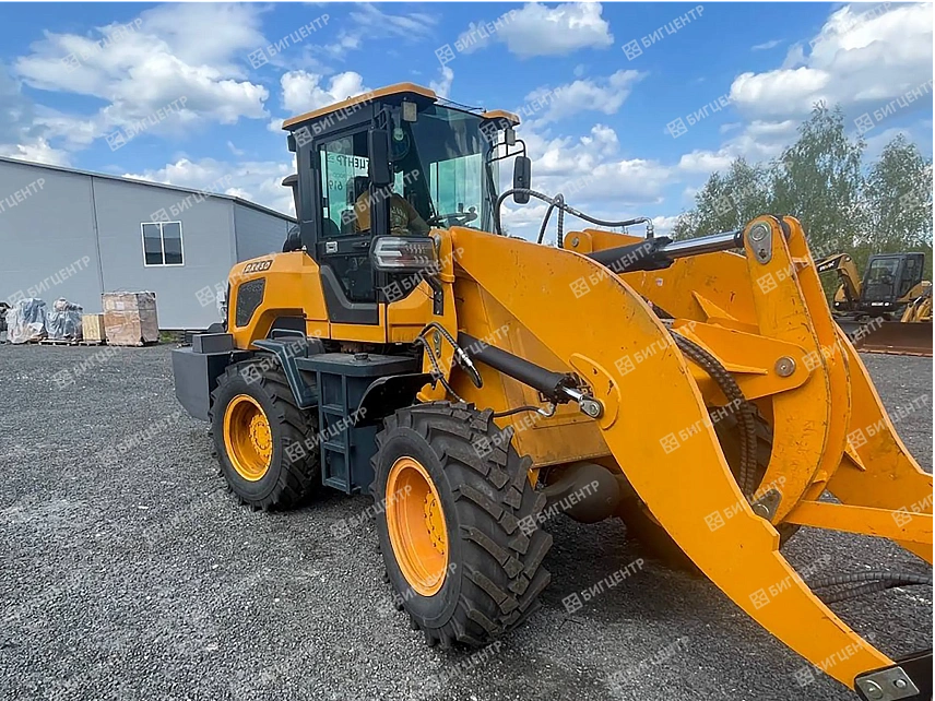 Фронтальный погрузчик AMUR DK630 ***1202