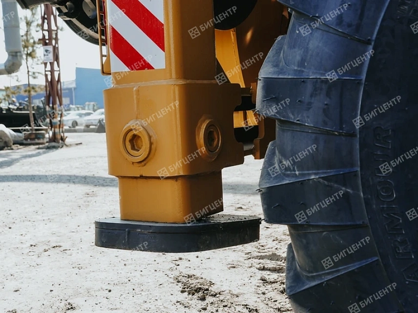 Экскаватор-погрузчик SHANMON 388H