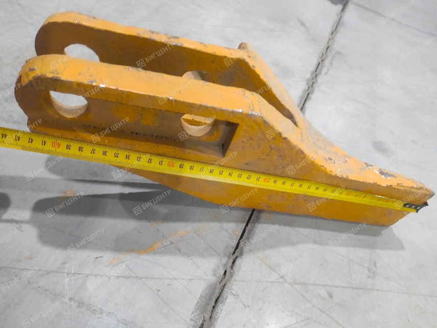 Зуб ковша боковой левый SDLG LG968/LG969