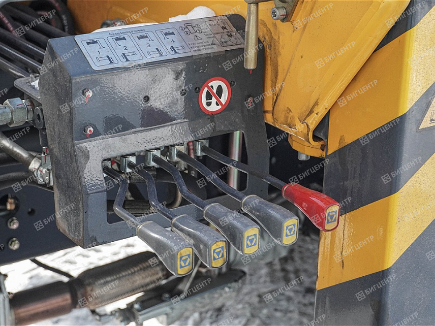 Кран-манипулятор ISUZU GIGA Q4 4x2 6.3т