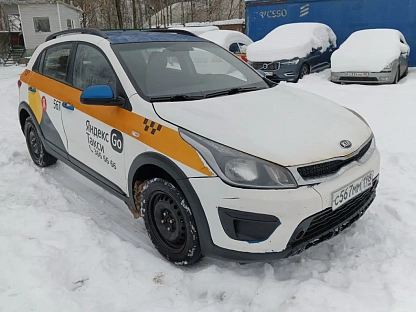 Легковой авто KIA Rio X-Line 6703 - (АЛ)