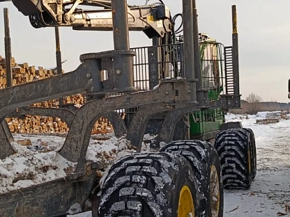 Форвардер John Deere 1510G 000007746 - (АЛ)
