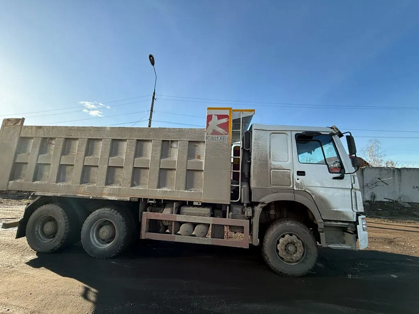 Самосвал HOWO ZZ3327S3847E 000008330 - (АЛ)