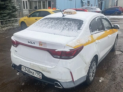 Легковой авто KIA Rio 5657 - (АЛ)