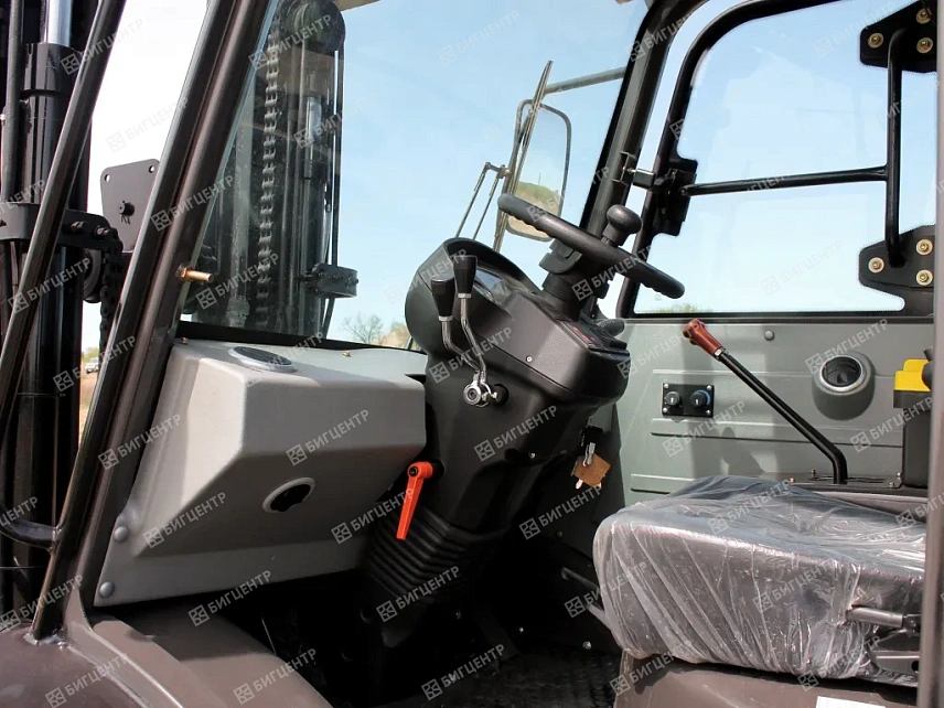 Вилочный погрузчик TMG CPCD50 (4WD)