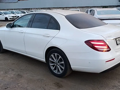 Легковой авто Mercedes-Benz E седан 4523 - (АЛ)