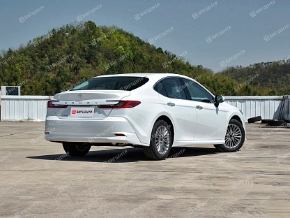 Toyota Camry IX Deluxe WHITE