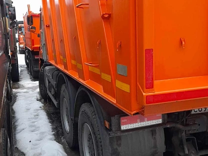 Самосвал КАМАЗ 6520-3026012-53 000007618 - (АЛ)