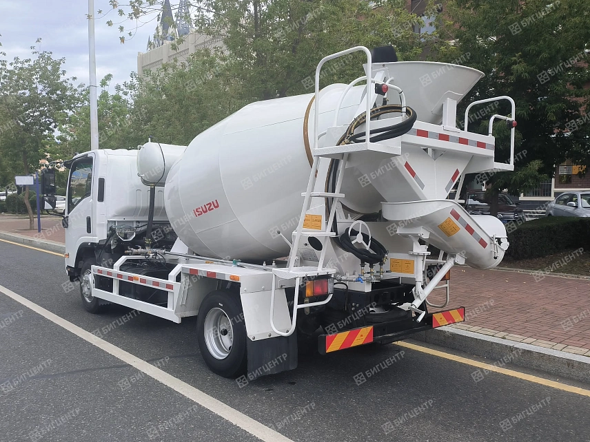 Автобетоносмеситель Isuzu ELF Q3