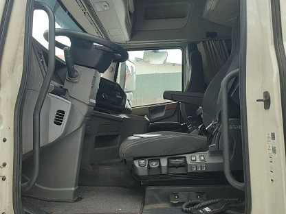 Тягач седельный DongFeng DFH4180 000007721 - (АЛ)