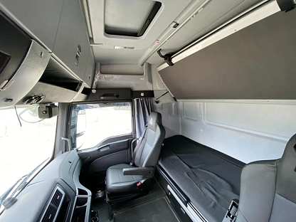 Тягач седельный Sitrak ZZ4186V391HE 000008088 - (АЛ)