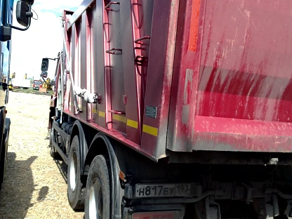 Самосвал КАМАЗ 6520-B5 000008106 - (АЛ)