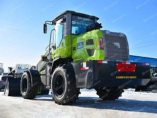 Фронтальный погрузчик с телескопической стрелой FORWARD TL3007