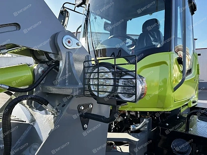 Фронтальный погрузчик с телескопической стрелой FORWARD TL3007