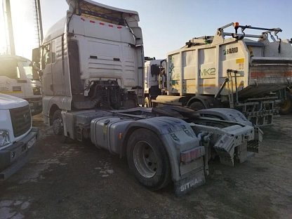 Тягач седельный Sitrak ZZ4186V391HE 000007787 - (АЛ)
