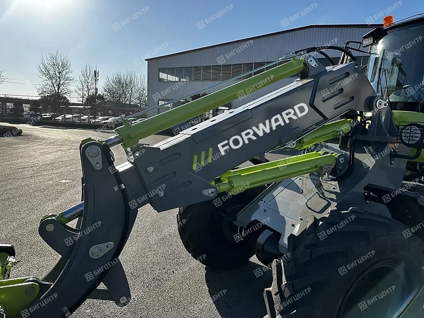 Фронтальный погрузчик с телескопической стрелой FORWARD TL3009