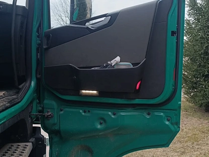 Тягач седельный Volvo FH 460 (FH Globetrotter) 000008083 - (АЛ)