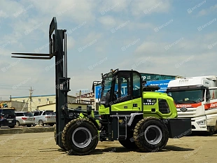 Фронтальный погрузчик с вилами FORWARD TE648FH-II 