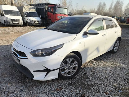 Легковой авто KIA Ceed 4697 - (АЛ)