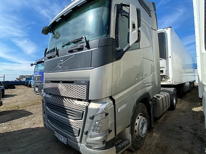 Тягач седельный Volvo FH 460 (FH Globetrotter) 000008132 - (АЛ)