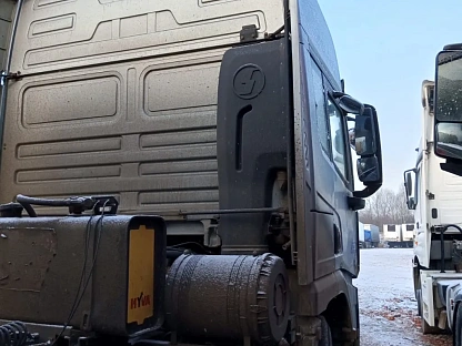 Тягач седельный Shacman SX42584W324C 000007079 - (АЛ)
