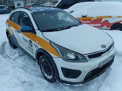 Легковой авто KIA Rio X-Line 6701 - (АЛ)