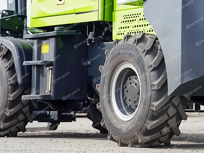 Фронтальный погрузчик с вилами FORWARD TE635FR-II 