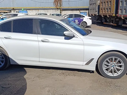 Легковой авто BMW 5 серия 5683 - (АЛ)