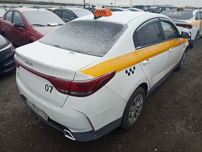 Легковой авто KIA Rio 5661 - (АЛ)