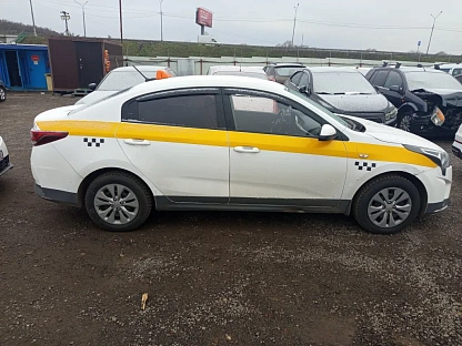 Легковой авто KIA Rio 5661 - (АЛ)