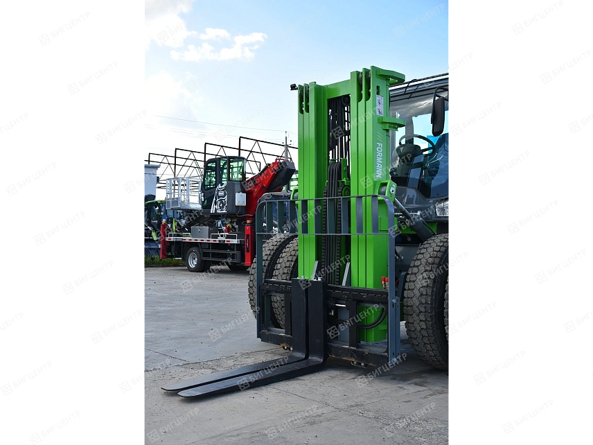 Вилочный погрузчик повышенной проходимости FORMANN TER660-III
