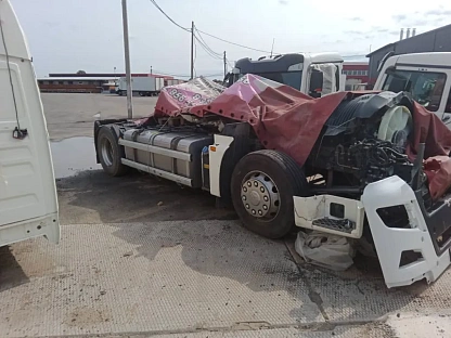 Тягач седельный Sitrak ZZ4186V391HE 3643 - (АЛ)
