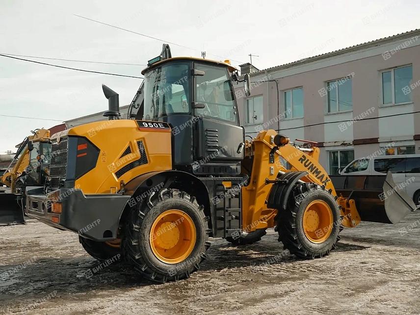 Фронтальный погрузчик RMX (RUNMAX) 950E
