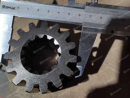 Шестерня полуоси бортового редуктора погрузчик ZL-30 (Z=15/13)