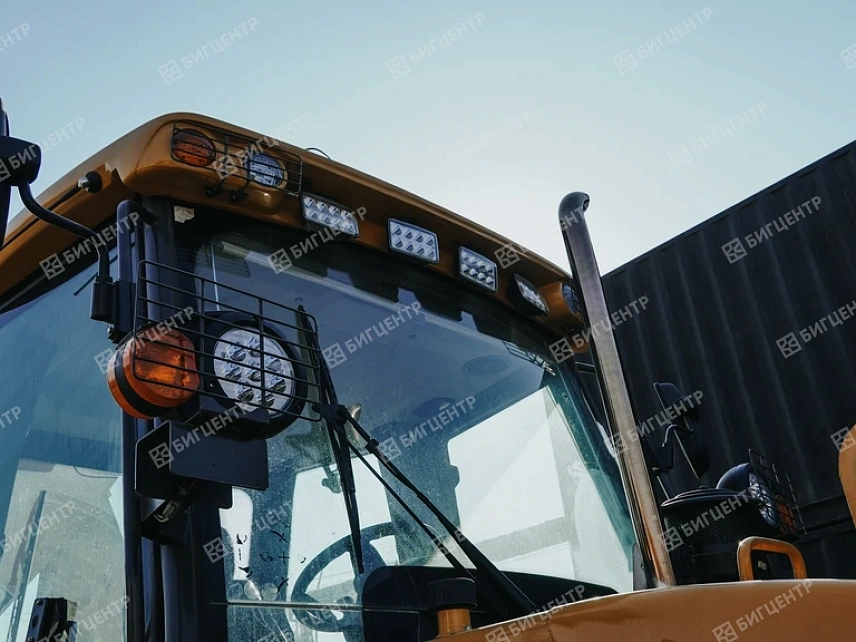 Экскаватор-погрузчик SHANMON 388H