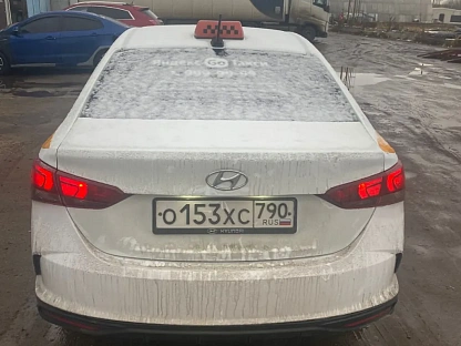 Легковой авто Hyundai Solaris 5818 - (АЛ)