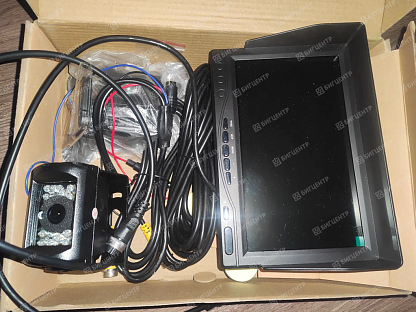 Камера заднего хода с монитором хода Runmax TL872E