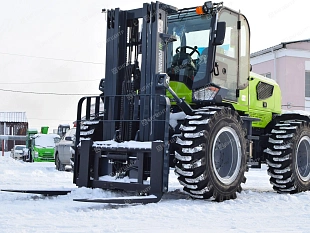 Фронтальный погрузчик с вилами FORMANN TER650-III