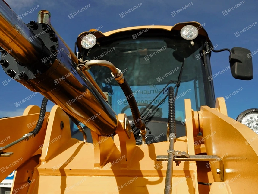 Фронтальный погрузчик RMX (RUNMAX) 950E