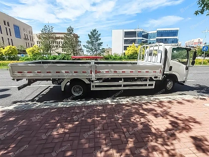 Бортовой грузовик ISUZU ELF 6т