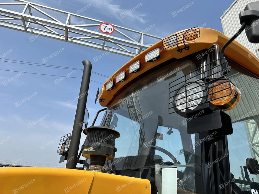 Экскаватор-погрузчик SHANMON 388H-II