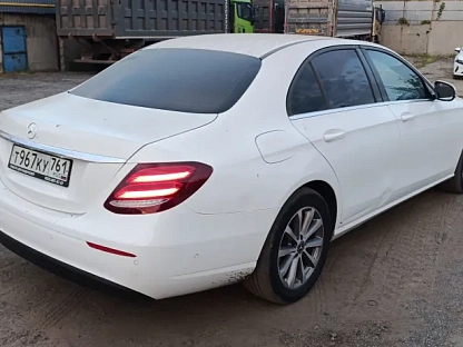 Легковой авто Mercedes-Benz E седан 4523 - (АЛ)