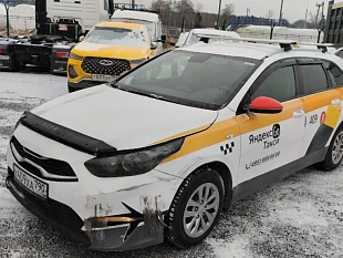 Легковой авто KIA Ceed SW 6636 - (АЛ)