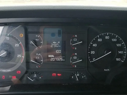 Тягач седельный Hyundai XCIENT QZ 000007564 - (АЛ)